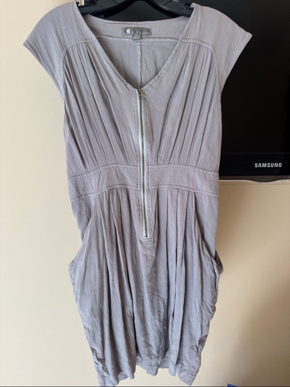 Forever 21 Light Gray Zip-Front pleated dress with pockets